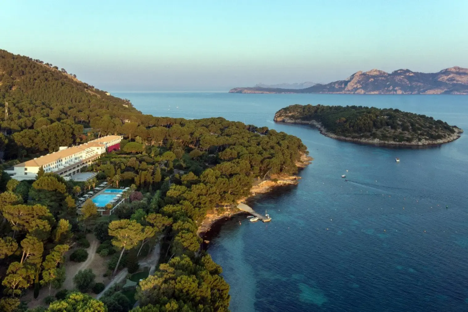 arquitectos four seasons formentor