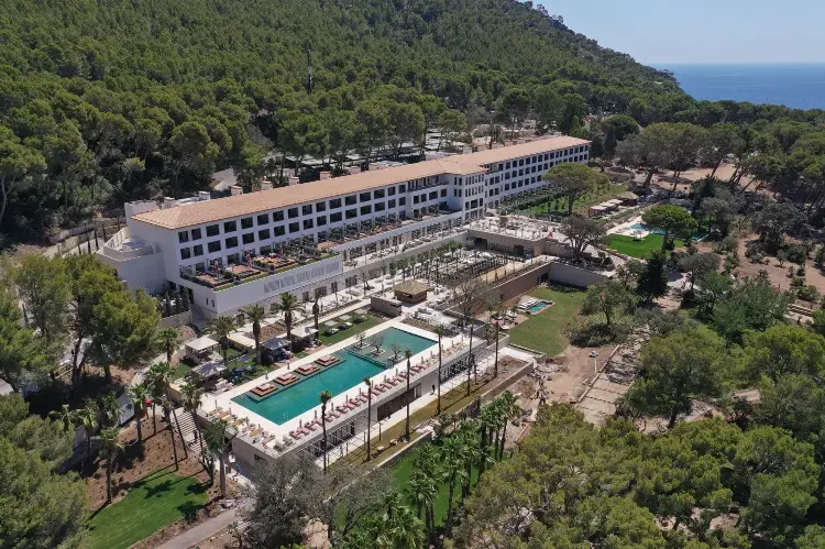 arquitectos 4 four seasons formentor